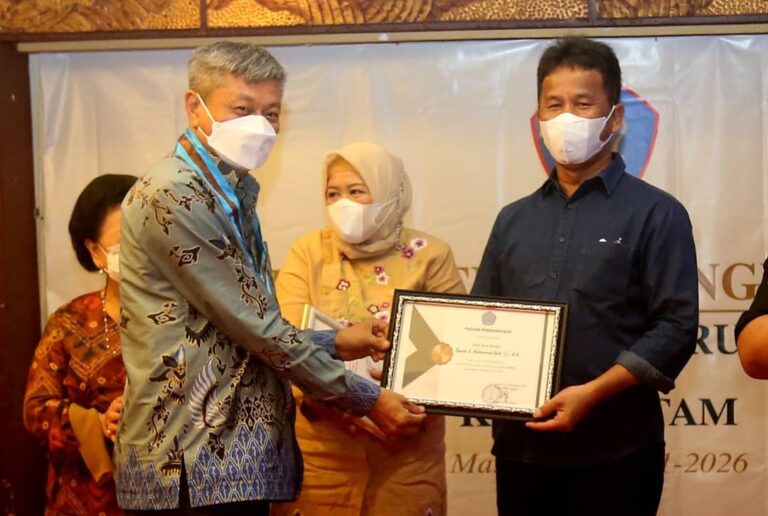 Hadiri Pelantikan Pengurus BMPS Kota Batam, Wali Kota Batam Ajak BMPS Ikut dan Mendukung Pembangunan Batam 1 IMG_20211218_151112_279-768x516