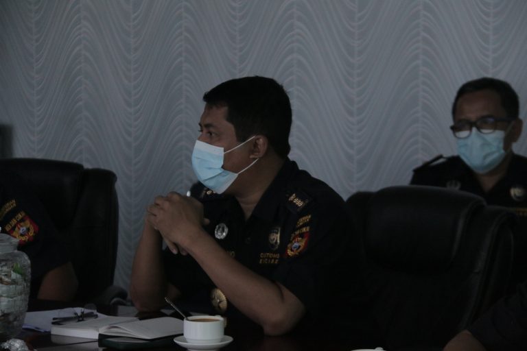 Layak Diapresiasi ! Bea Cukai Batam, hingga November 2021 Berhasil Kumpulkan Rp. 947,33 Miliar Penerimaan Negara 3 Kepala-Bidang-Perbendaharaan-dan-Keberatan-768x512