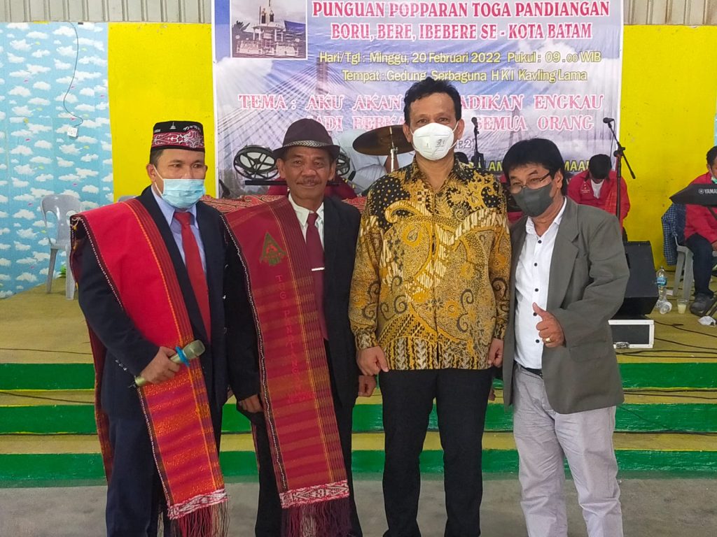 Jalin Silaturahmi dengan Masyarakat, Anggota DPD RI Dapil Kepri, Richard Pasaribu Hadiri Acara Bona Taon Marga dan STM 3