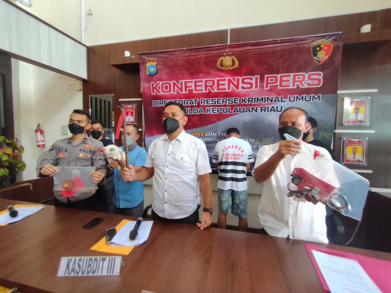 Tersangka AS alias BI Diamankan Tim Opsnal Jatanras Polda Kepri, Atas Dugaan Tindak Pidana Pencurian dengan Pemberatan 4 IMG-20220413-WA0050