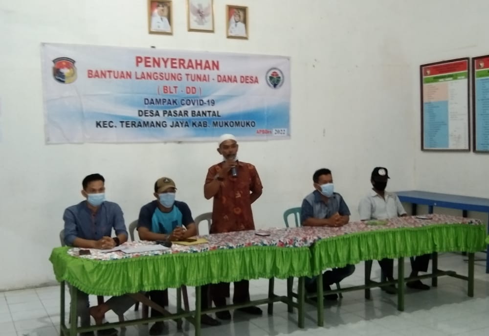 Menjelang Hari Raya Idul Fitri, Pemdes Pasar Bantal Salurkan BLT-DD tahap I, II, III kepada 84 KPM 2022 5