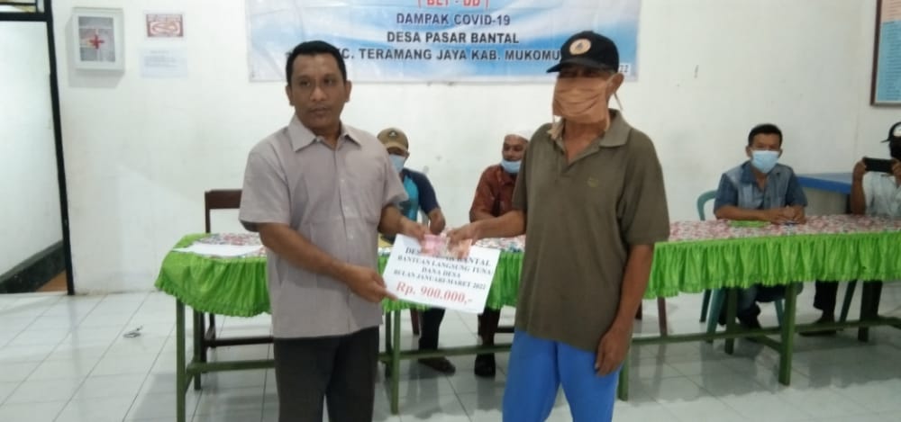 Menjelang Hari Raya Idul Fitri, Pemdes Pasar Bantal Salurkan BLT-DD tahap I, II, III kepada 84 KPM 2022 3