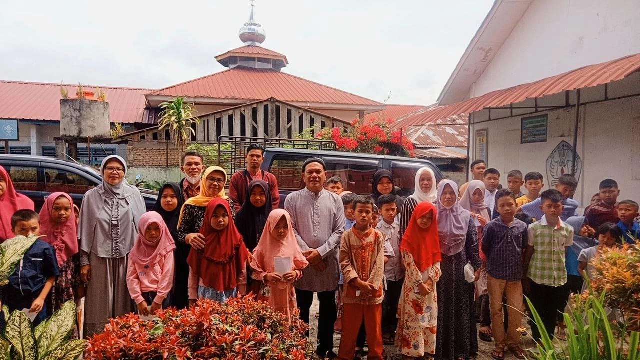 Bersedekah di Bulan Suci Ramadhan, Kumpulan Hami Halak Sipirok (HHS) Berbagi Kebahagiaan bersama Anak Yatim - Piatu 1 IMG-20220429-WA0069