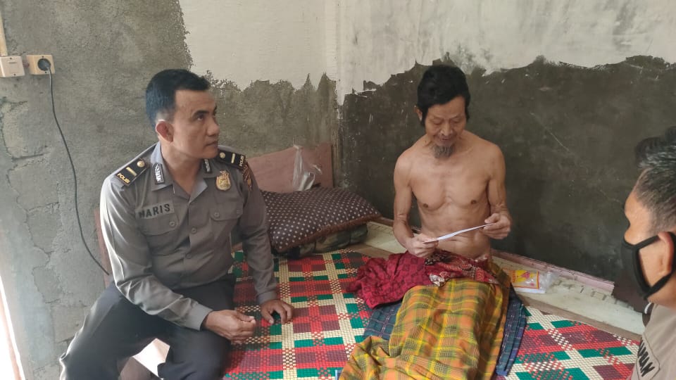 Menjelang Hari Raya Idul Fitri, Polres Mukomuko Salurkan Zakat Fitrah kepada Masyarakat 3