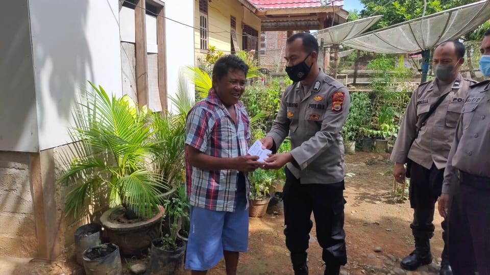 Menjelang Hari Raya Idul Fitri, Polres Mukomuko Salurkan Zakat Fitrah kepada Masyarakat 2