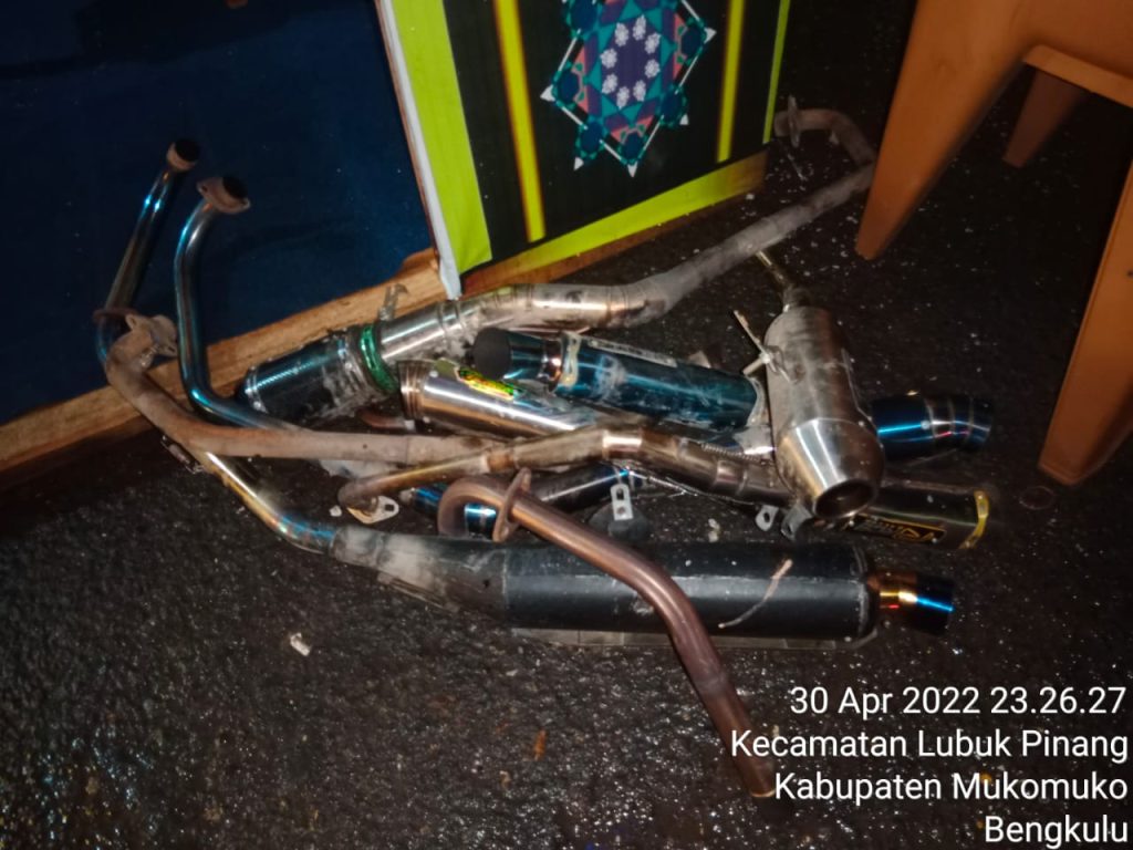 Giat Razia Polsek Lubuk Pinang, Amankan Puluhan kenalpot Sepeda Motor Bising 2