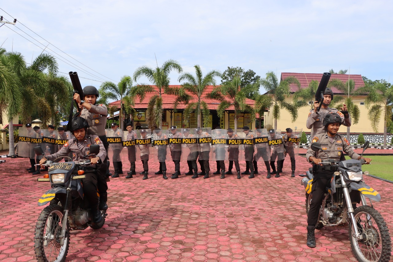Ciptakan Situasi Kamtibmas yang Kondusif, Polres Mukomuko Gelar Latihan Penindakan Huru-Hara 1 IMG-20220521-WA0040