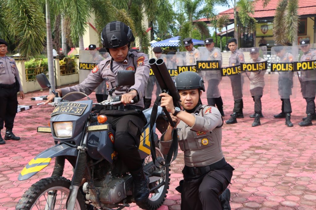 Ciptakan Situasi Kamtibmas yang Kondusif, Polres Mukomuko Gelar Latihan Penindakan Huru-Hara 3
