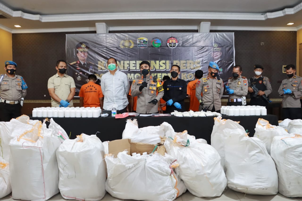 Narkotika jenis Sabu, Pil Koplo, Ganja dan Extazy, Senilai lebih 10 Milliar Diamankan Polresta Mojokerto 1 IMG-20220525-WA0104