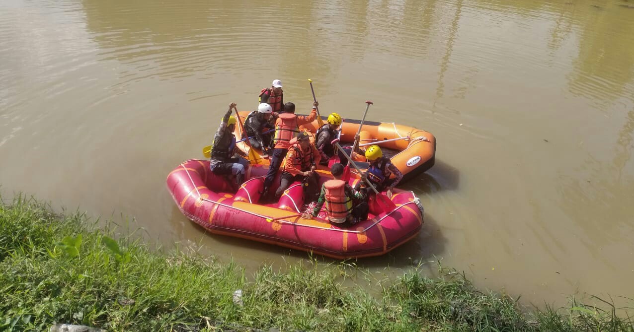 Terpeleset di Saluran Air Desa, Bocah 4 tahun Hanyut ke Sungai Belum juga Ditemukan 1 IMG-20220605-WA0108