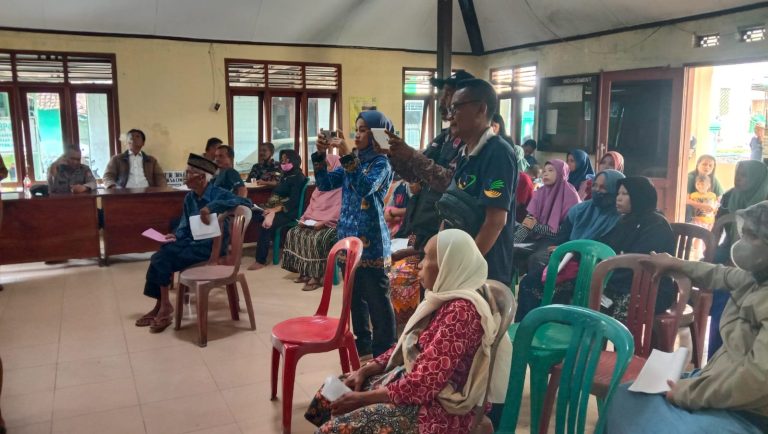 Kepala Desa Ciwaringin Bagikan BLT/DD secara Transparan 8 IMG-20221219-WA0054