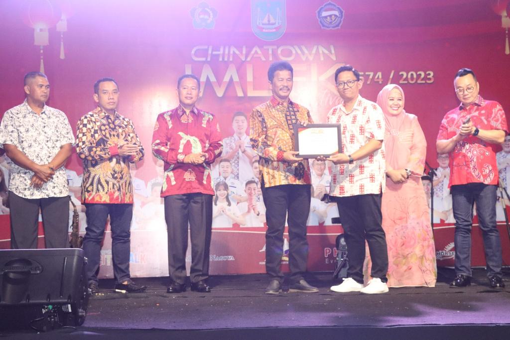 Kapolresta Barelang Dampingi Kapolda Kepri Hadiri Party Imlek China Town Festival 2023 1 IMG-20230122-WA0080