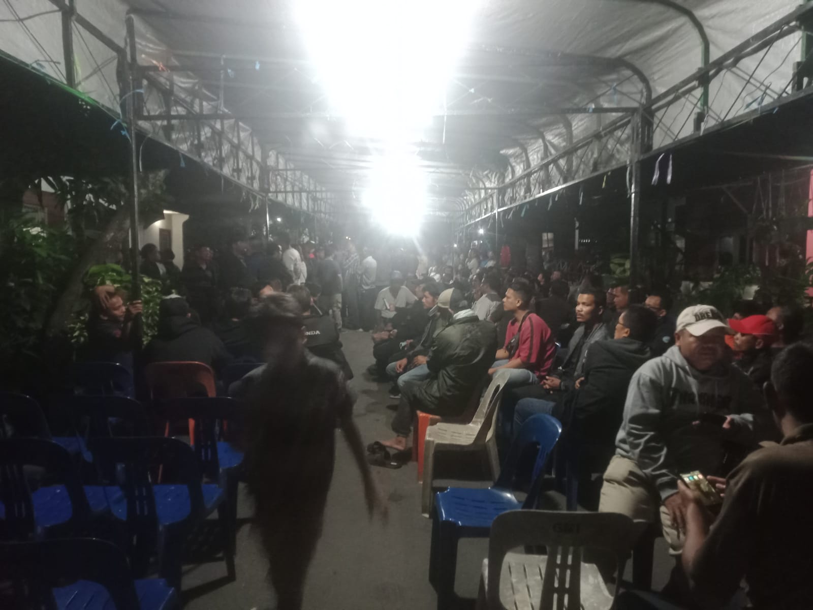 Meninggal Tergilas Alat Berat, Tangis Histeris Keluarga saat Jenazah Tiba di Rumah Duka 1 IMG-20230308-WA0192