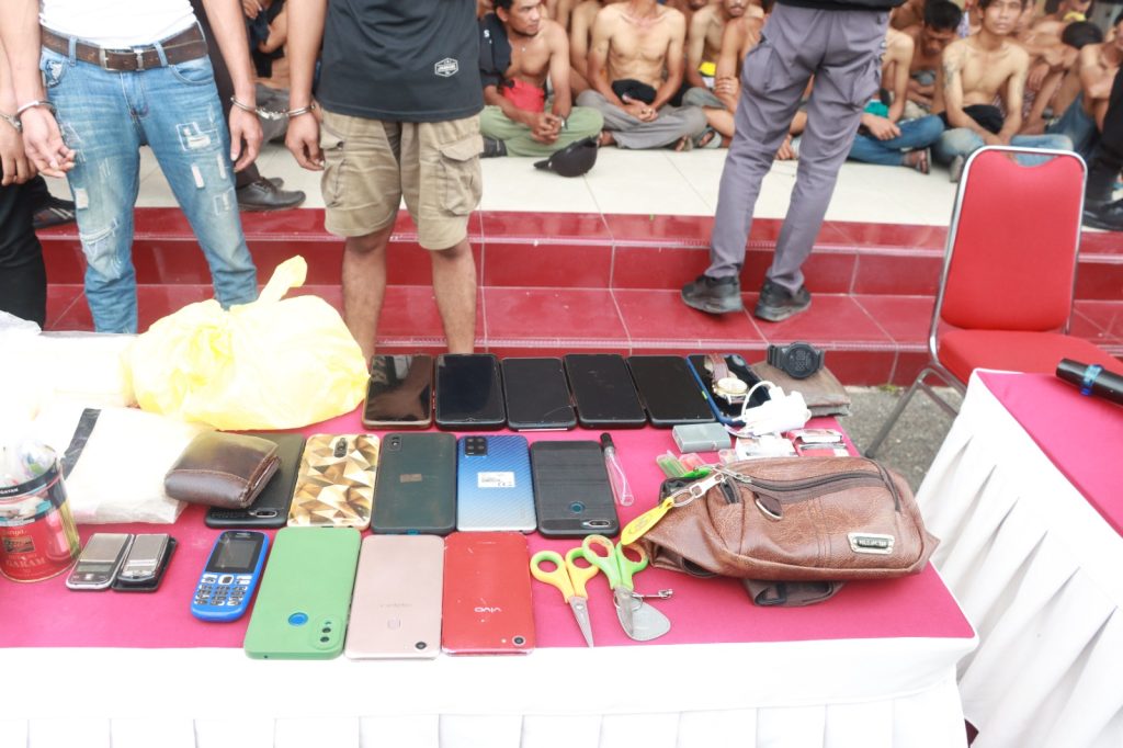 Tim Gabungan 'Operasi Pekat' Obrak-abrik Simpang DAM, Kampung Aceh Batam 5