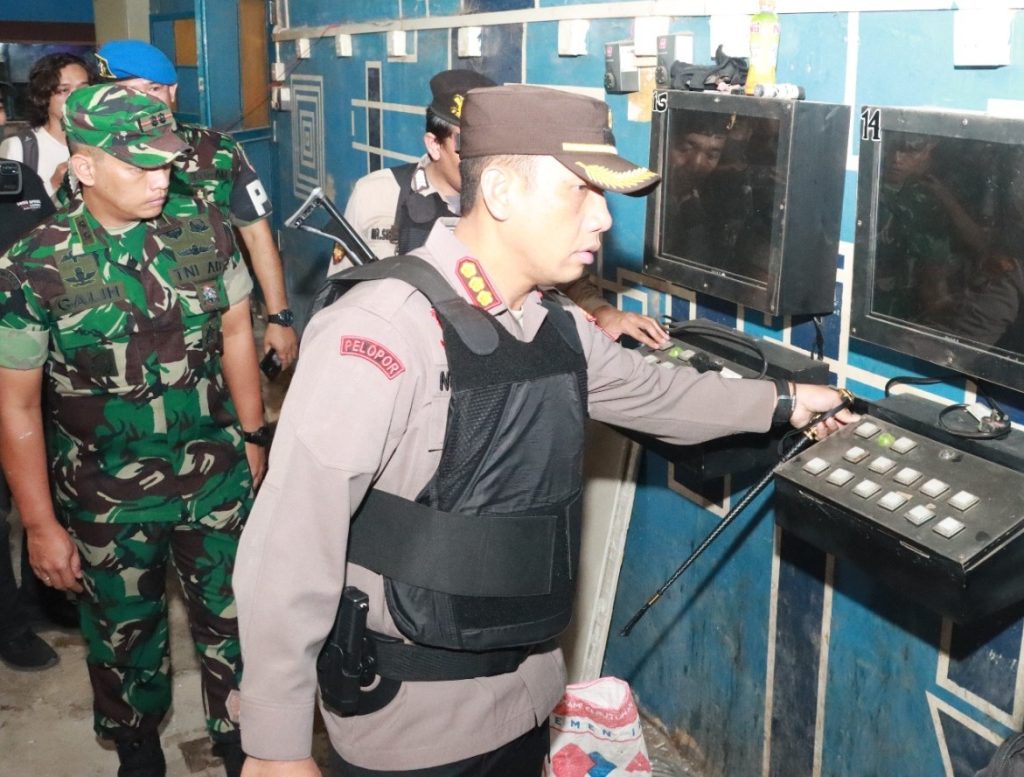Tim Gabungan 'Operasi Pekat' Obrak-abrik Simpang DAM, Kampung Aceh Batam 3