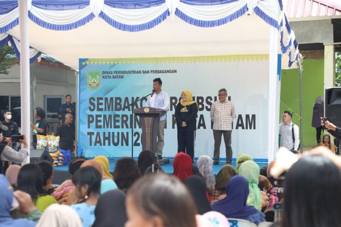 Kepala BP Batam Salurkan Sembako Bersubsidi di Kec. Nongsa 1 dusta1-e1679231123652