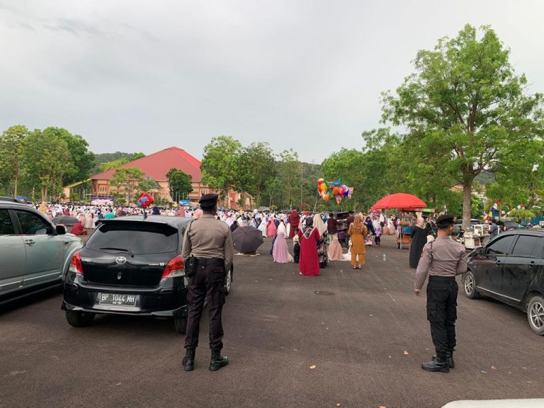 Polres Bintan Lakukan Pengamanan Sholat IED 1444H/2023 Jamaah Muhammadiyah 10 IMG-20230421-WA0156