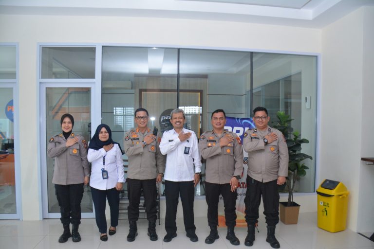 Bangun Kemitraan Media, Humas Polda Kepri Kunjungi Kantor LPP RRI 6 IMG-20230530-WA0138
