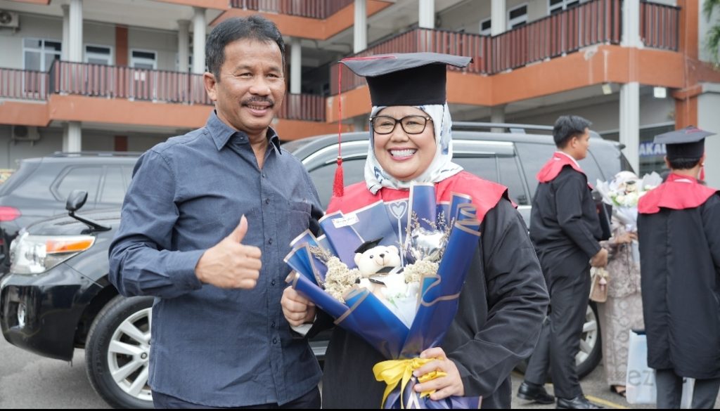 Marlin Agustina, Tuntaskan Pendidikan Ilmu Hukum di Universitas Riau Kepulauan Batam 1 Oplus_131072