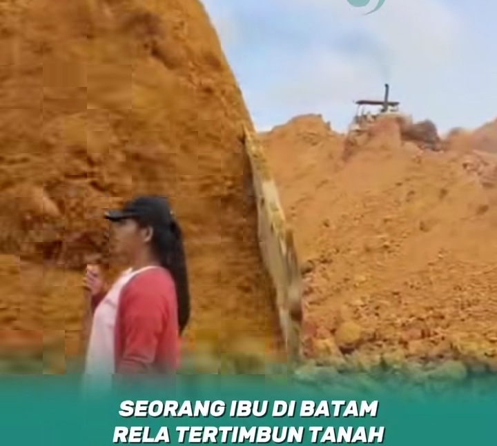 Viral Aksi Nekad Seorang Wanita di Batam, Tertimbun Tanah Buangan dari Mobil Dump Truk 1 1745081935837