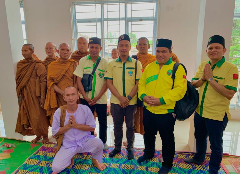 Bhikkhu Thudong Thailand Singgah di Batam Sebelum Menuju Candi Borobudur 10 IMG-20250417-WA0262