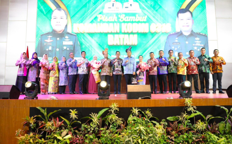 Walikota Batam Hadiri Pisah Sambut Komandan Kodim 0316 3 Screen Shot 2025-05-14 at 14.56.11