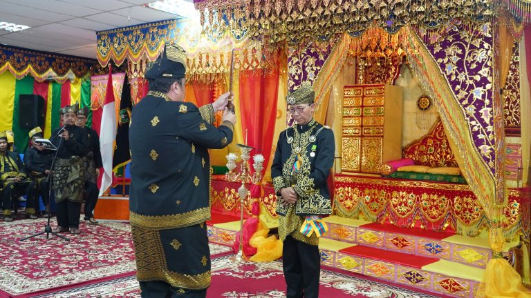 LAM Kepri Kota Batam Tabalkan Gelar Adat kepada Kepala - Wakil Kepala BP Batam 4 IMG-20250616-WA0047