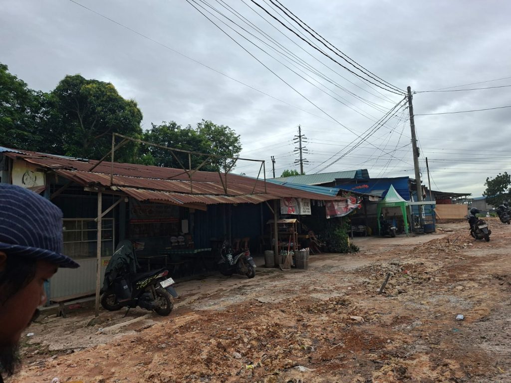 Warga Simpang Sintai Minta Keadilan: Penggusuran Tanpa Kepastian Hukum dan Kompensasi Layak Ditunda 1 IMG-20251022-WA0143