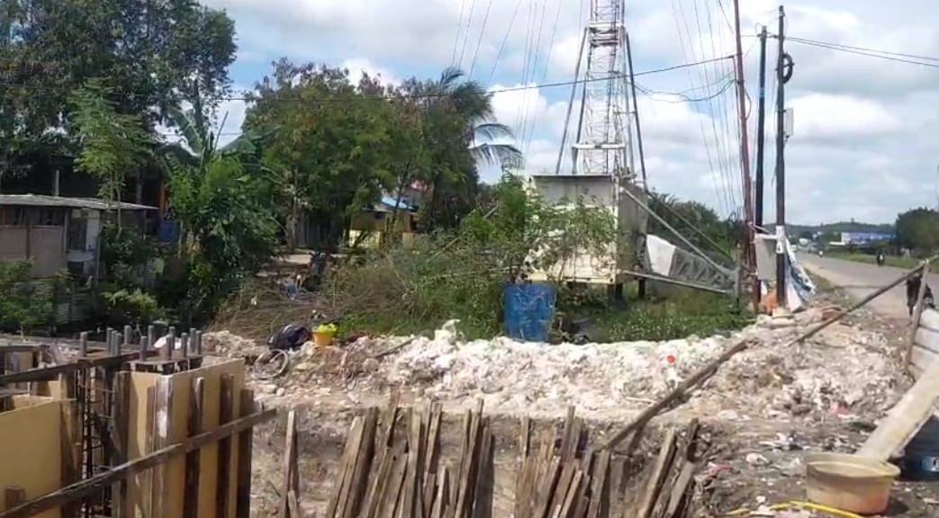 Pembangunan Tower di Bibir Sungai, Benarkah Ada Ijin dari Instansi Terkait 1 IMG-20251025-WA0093