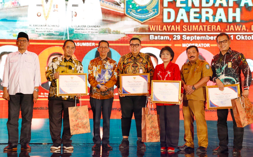 Walikota Batam Buka Rapat Koordinasi Pendapatan Daerah Wilayah Se-Sumatera 1 Screen Shot 2025-10-02 at 08.11.39