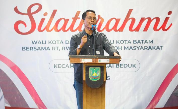 Apresiasi Peran RT dan RW, Amsakar Ajak Sukseskan 15 Program Prioritas 1 Screen Shot 2025-10-23 at 20.31.41