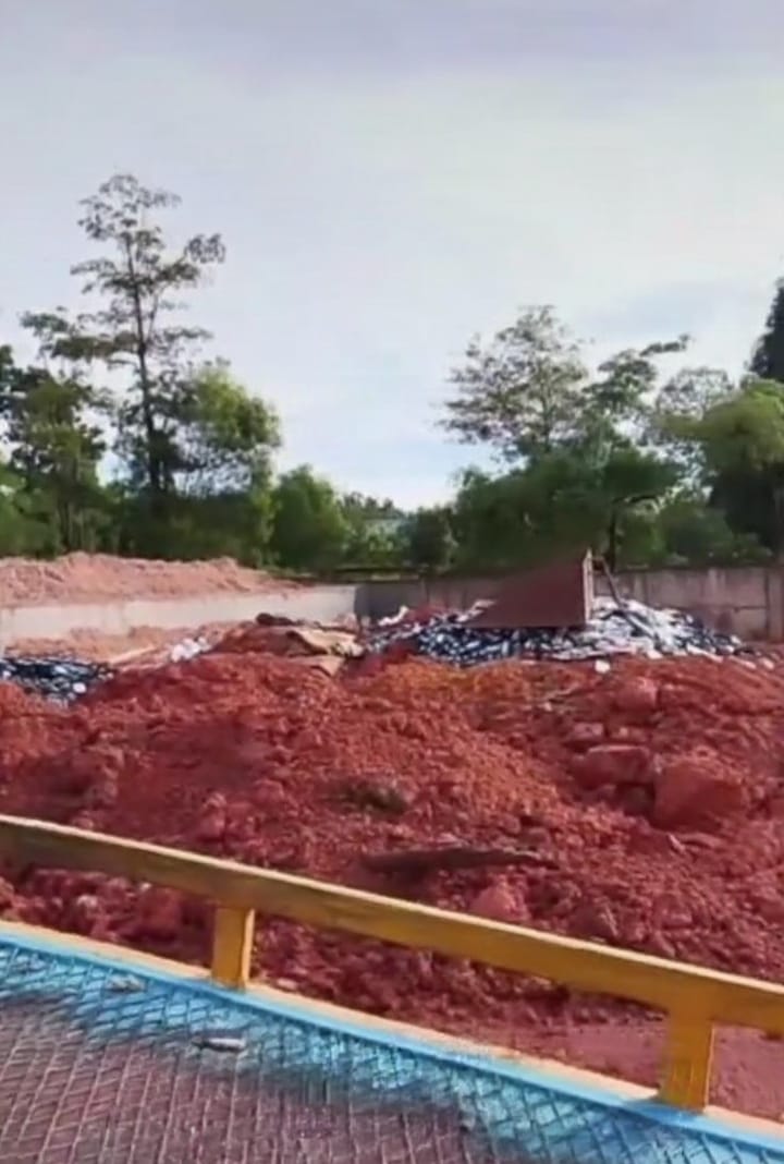 Dugaan Penimbunan Limbah Elektronik di Lahan PT AMI Tanjung Uncang 5 IMG-20251107-WA0129