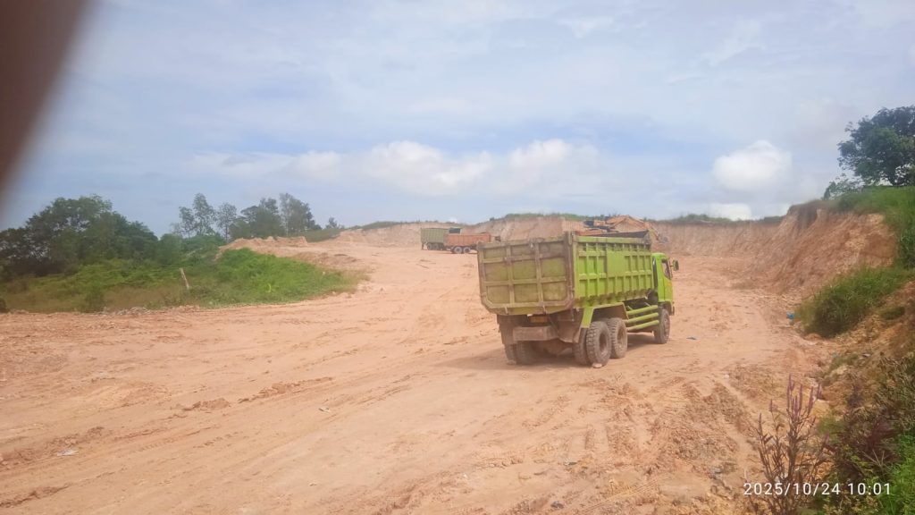 Aktivitas Cut & Fill di Tanjung Uncang Dikeluhkan, Warga Sebut PT K'rambia 1 IMG-20251111-WA0047
