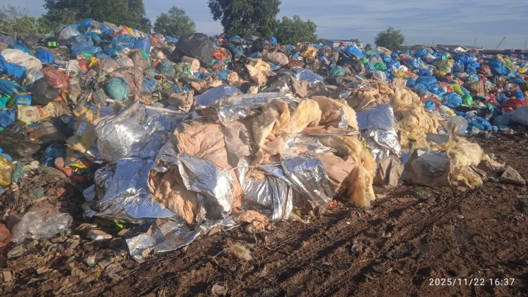 Rockwool Diduga Limbah B3 Dibuang Ilegal di Sei Lekop, Pengawasan Lingkungan Disorot 48 IMG-20251122-WA0070