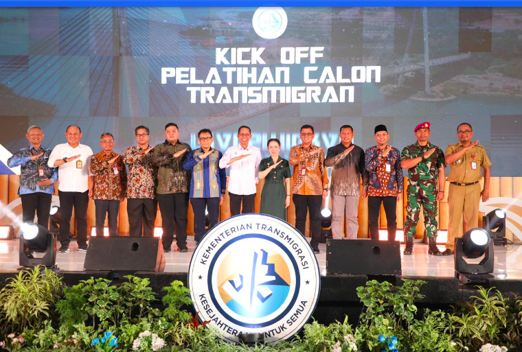 Amsakar dan LCC Hadiri Kick Off Pelatihan Calon Transmigran di Batalyon Infanteri 10 Marinir Satria Buih Yudha (SBY) Barelang 7 Screen Shot 2025-11-06 at 11.21.54
