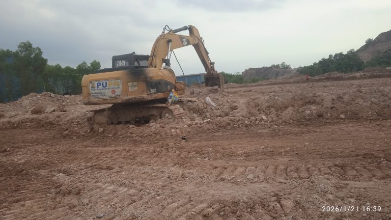 Excavator Milik PUPR Digunakan Pihak Swasta, Rusak Lalu Dibiarkan. Siapa Bertanggungjawab ? 4 IMG-20260121-WA0202