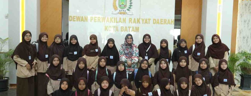 dprd batam 5