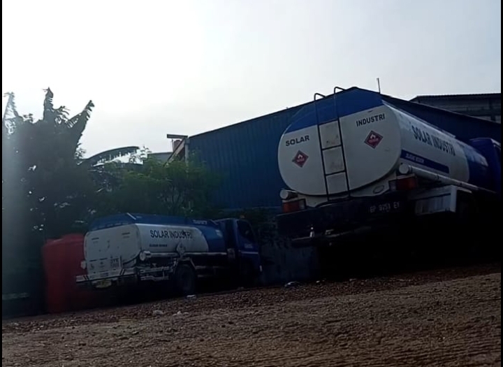 Keberadaan Gudang BBM PT RSE Dipertanyakan Warga, Diduga Ada Aktivitas Ilegal 4 1786100431895